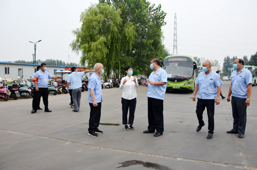 市委常委、宣傳部部長(cháng)王飛到我公司 督查全國文明城市建設提升工作