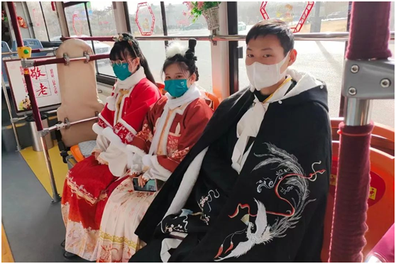 老家河南 心的春運︱熟悉的春節里！ 看洛陽(yáng)公交人的過(guò)年儀式感 
